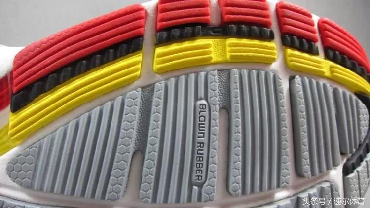 adidas阿迪达斯颜值鞋,阿迪达斯久站不累脚的鞋纯黑