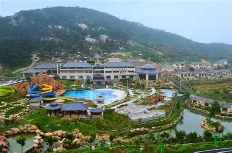 夏天和冬天泡温泉哪个好,夏天和冬天哪个更适合泡温泉