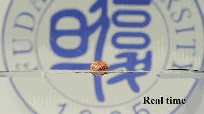 神奇的发电纤维，比头发丝小，比钢强，做成衣服可以发电和治病