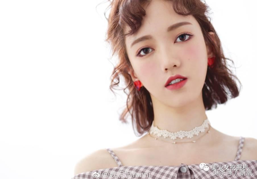 那些留短发的网红，居然辨识度统一比长卷发网红高！比如这个水原希子和王大陆的综合体