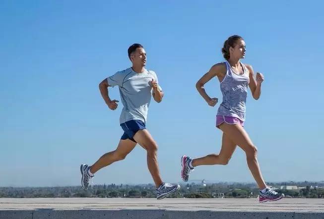 马拉松成绩和自己训练成绩,马拉松靠努力能得第一吗