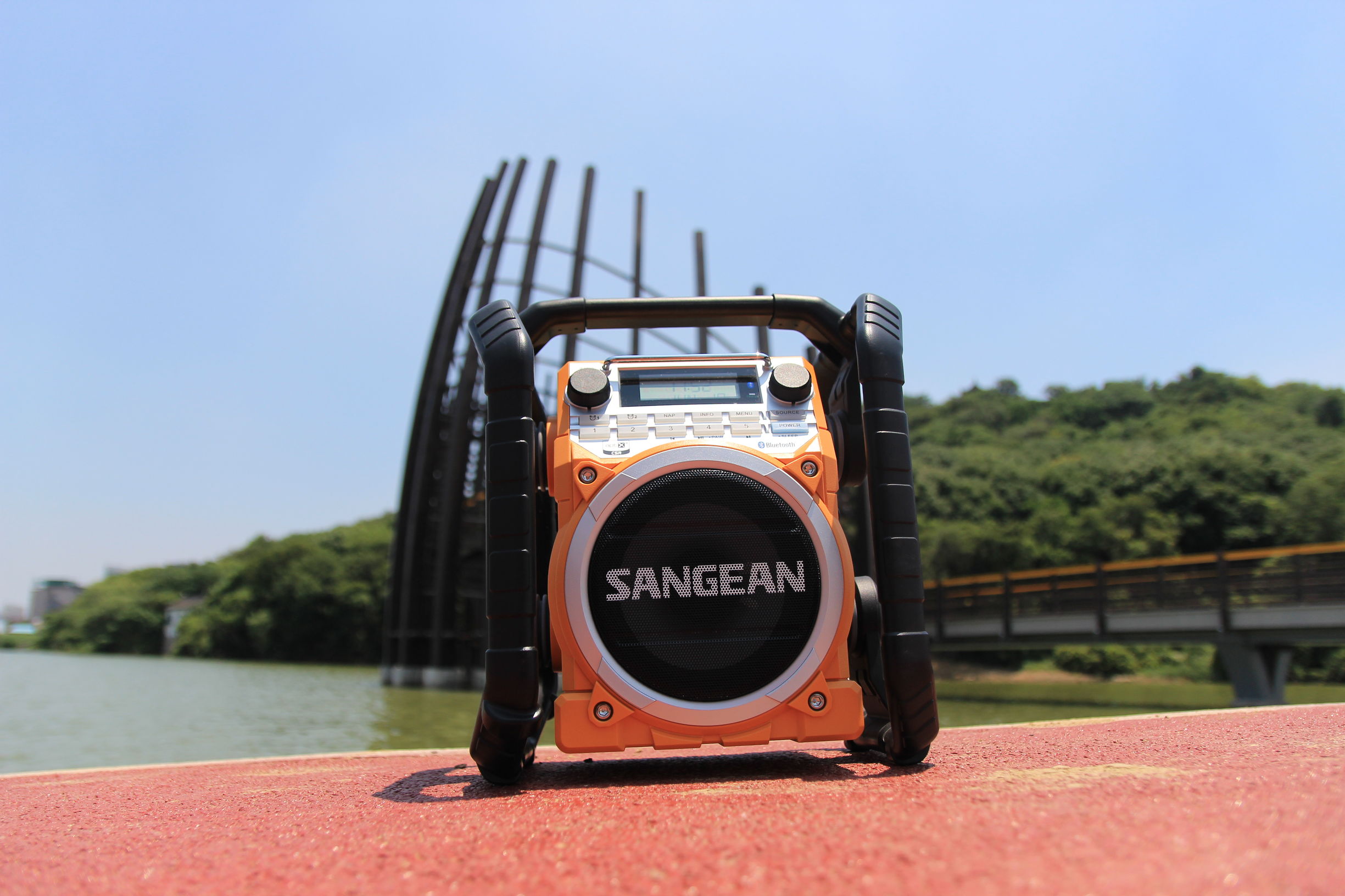 SANGEAN山进U4，被这个霸气的肌肉音响脸折服了，广场舞外放神器