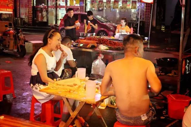 这才是淮北该有的深夜食堂故事：总有个地方治愈失眠