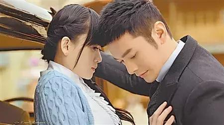 偶像包袱碎一地的明星,黄晓明甩掉偶像包袱开启自黑模式