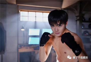 侯明昊鹿晗撞脸视频,侯明昊和鹿晗长得很像