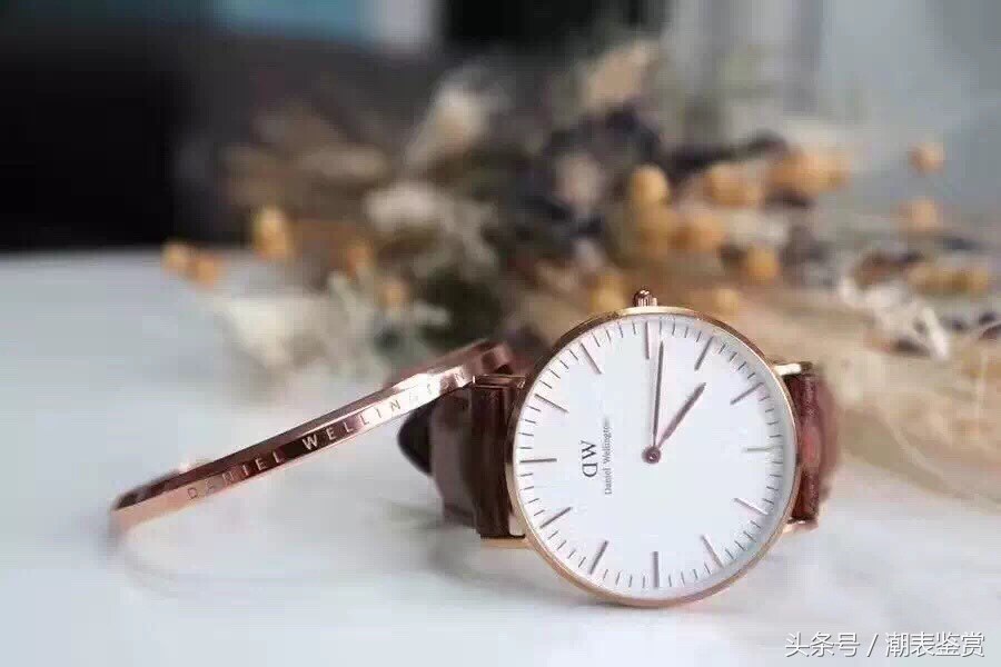dw手表说明书第四页真假辨别,dw手表怎样验真假