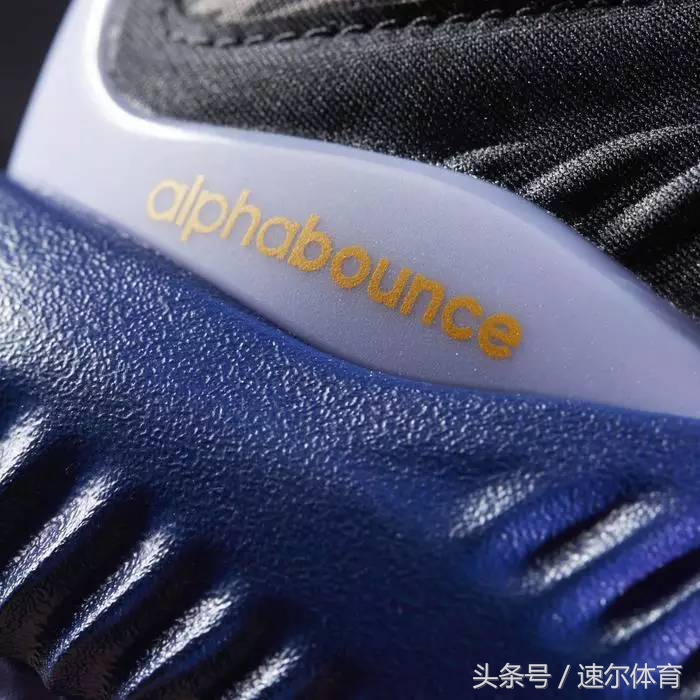 adidas阿迪达斯颜值鞋,阿迪达斯久站不累脚的鞋纯黑
