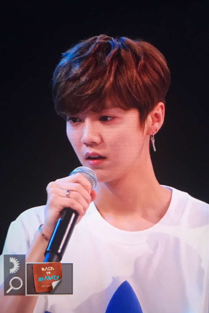 鹿晗嘟嘴卖萌图片,鹿晗撅嘴笑