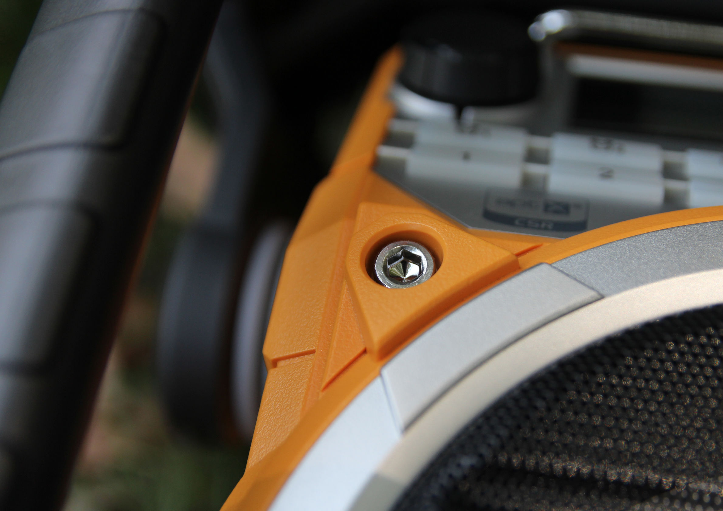 SANGEAN山进U4，被这个霸气的肌肉音响脸折服了，广场舞外放神器