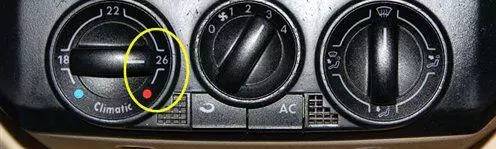 下雨路面开车技巧,开车下雨天走石子路技巧