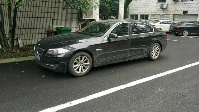 宝马5系水箱漏水很久,宝马5系水箱安装视频