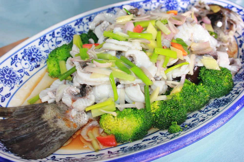 请客推荐去哪个饭店,三亚适合十个人聚餐的餐厅推荐