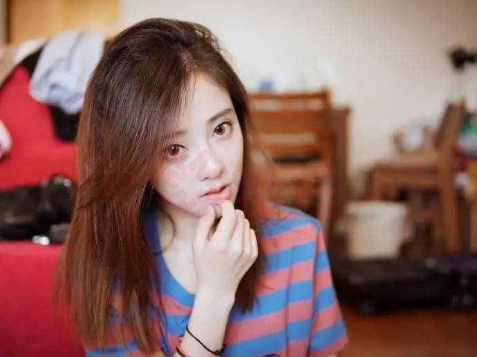 网红直播行业风口,做直播成为网红走上人生巅峰