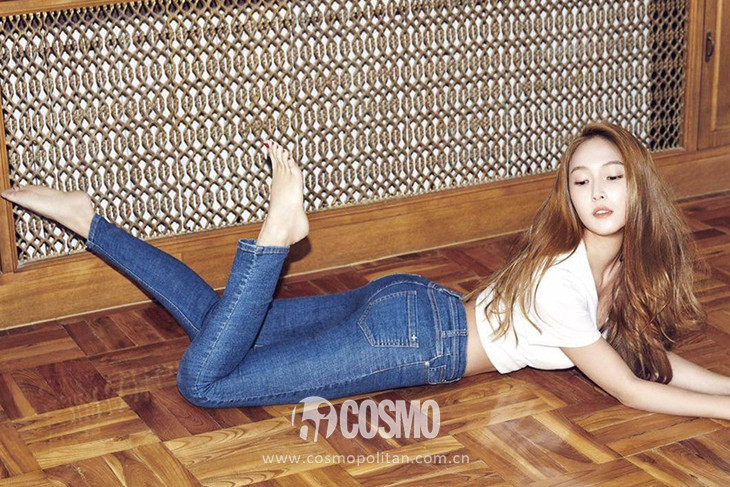 紧身牛仔裤都过时了你还穿