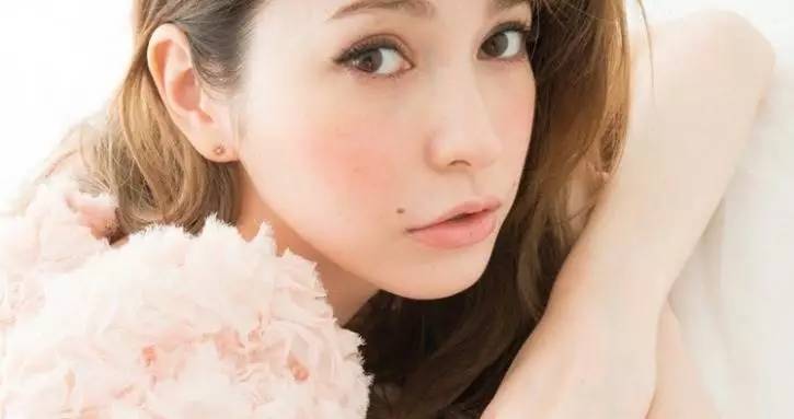 佩戴隐形眼镜日常小知识,隐形眼镜注意事项及佩戴方法