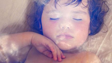 睡觉时突然抽动,是你在自测是否活着?别逗了,科学解释来了