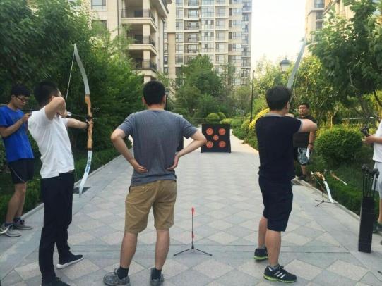 投资大咖相聚弘润金茂府以弓会友体验绿色生活