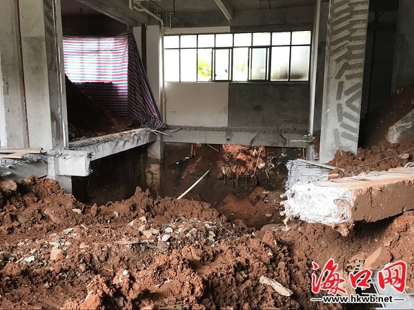 海口昌茂城邦临街铺面被挖出大坑！施工方或面临顶格处罚