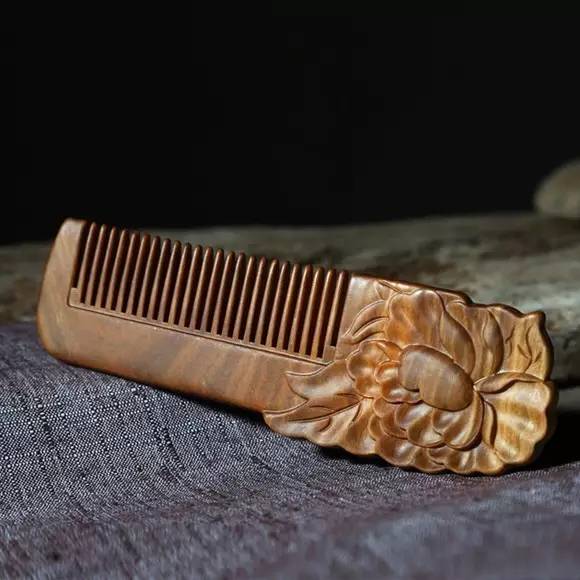 清新好物这个洗头按摩梳太实用了,又舒服又好用的木梳