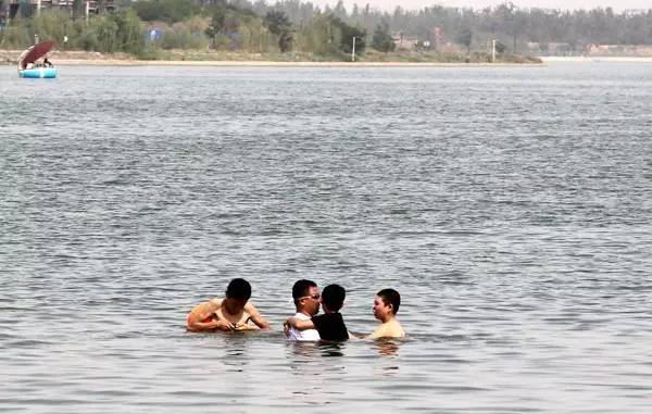 石家庄河水野泳,石家庄滹沱河公园有野泳的地方吗