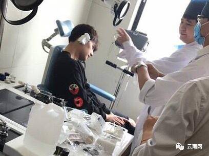 一男子喝了百草枯抢救27天死亡,小伙喝百草枯吐血纪录片