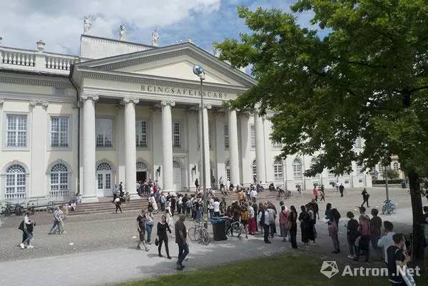 「直击卡塞尔」如何把卡塞尔打造成“最具政治性的”文献展？