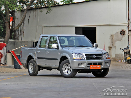 傲骏皮卡车报价图片汽车报价5.48万起/内饰解析