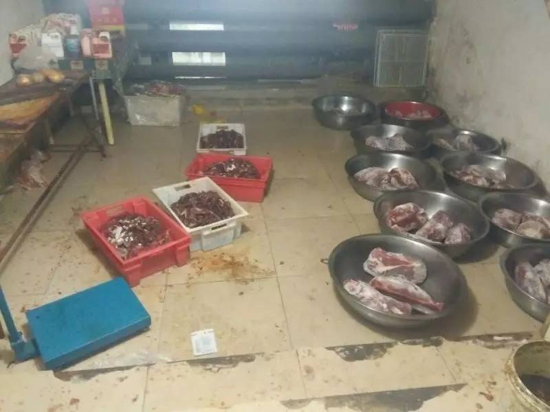 令人作呕：通辽一黑作坊竟然这样生产牛肉干，查封！