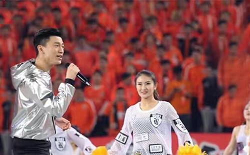 “跨界男神”——当颜值遇上才华