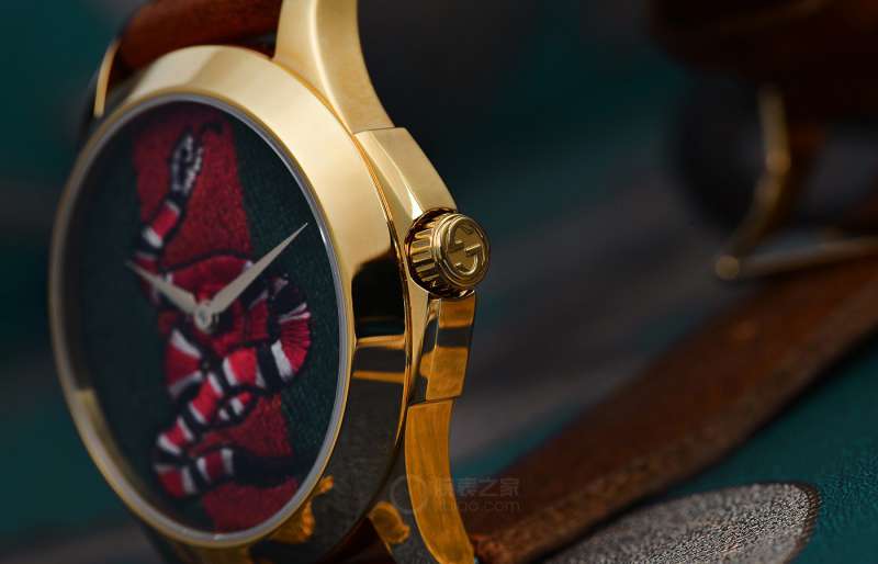 gucci鑵曡〃鐝犲疂绮捐嚧缁嗚妭鍖犲績鍛堢幇,gucci鏂版dive鏈烘鑵曡〃