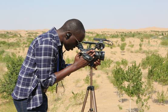 非洲27国记者聚焦库布其记录中国治沙故事