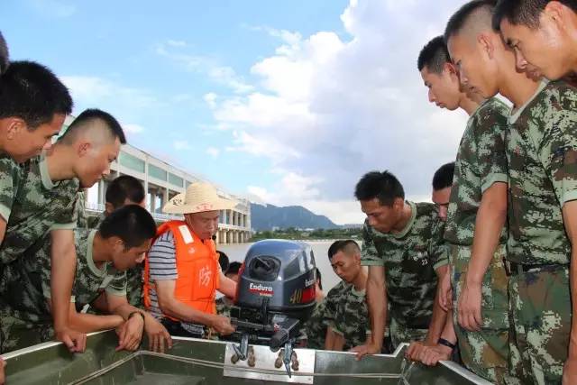 最稳的冲锋舟,很帅的冲锋舟