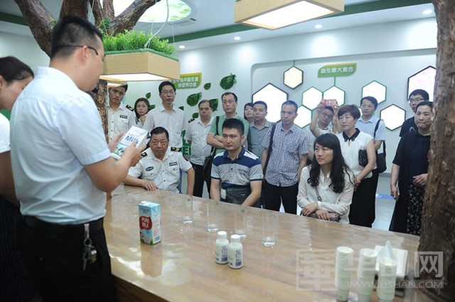 岩泉街道人大代表调研食品安全,临渭区人大调研食品安全