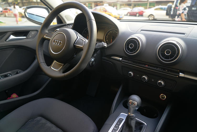 号称扫码就走的共享汽车到底有没有那么方便？我们体验了北京的五家服务|好奇心实验室