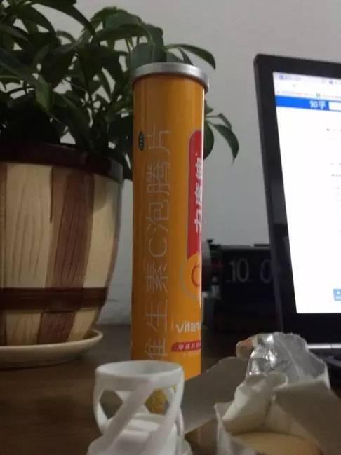 杭州一父母给孩子口服泡腾片，没想到后果竟这么严重，半条命快没了