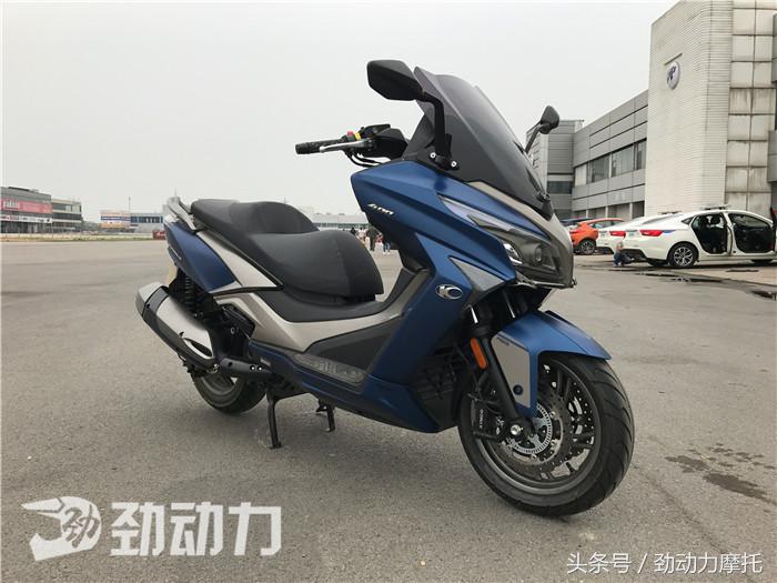 光阳赛艇400和ak550哪个好,光阳赛艇400对比光阳ak550