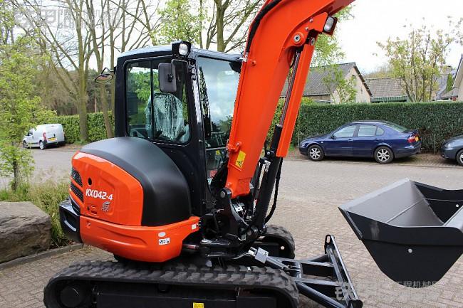 久保田20-5微挖价格,新款柴油久保田高速插秧机多重