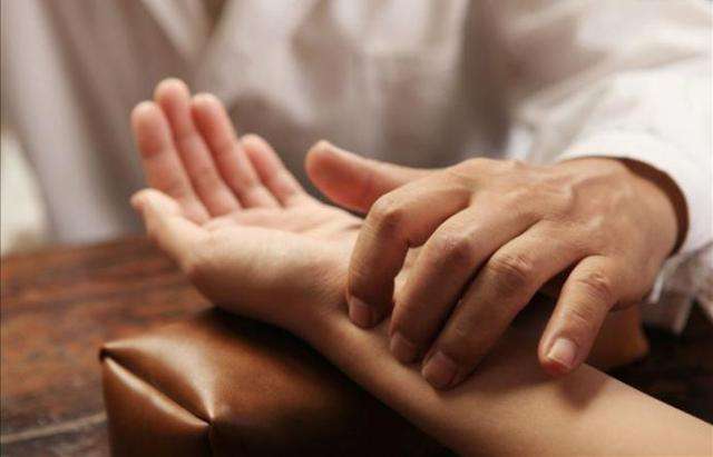 甘草治疗牛皮癣银屑病,牛皮癣银屑病排毒治疗好不好