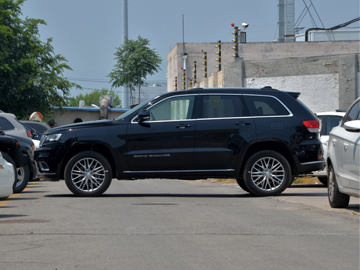 每个男人的心中都有一个越野梦,每个男人心中都有一个越野车