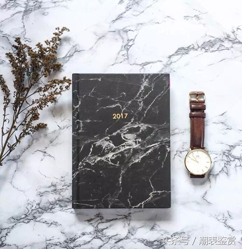 dw手表说明书第四页真假辨别,dw手表怎样验真假