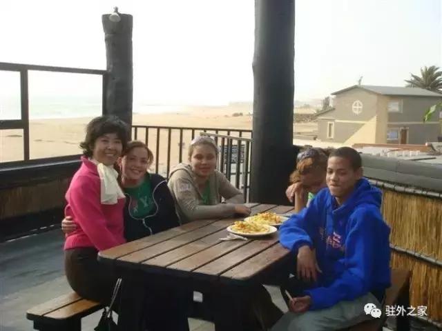 扛过枪、渡过江、下过乡的60岁“中国大妈”如何在花甲之龄闯非洲！｜