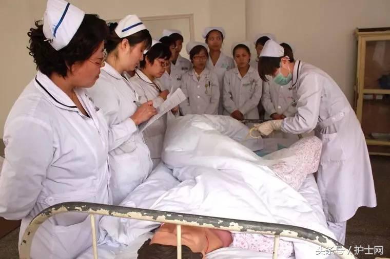 给异性备皮导尿看屁股……说说让女护士尴尬的操作