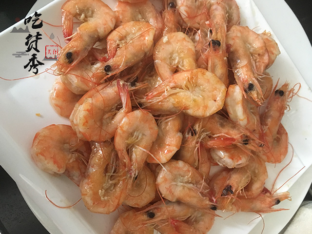 你肯定没有吃过这样的基围虾！因为调料和烹饪步骤不一样，今天手把手教你怎么去做