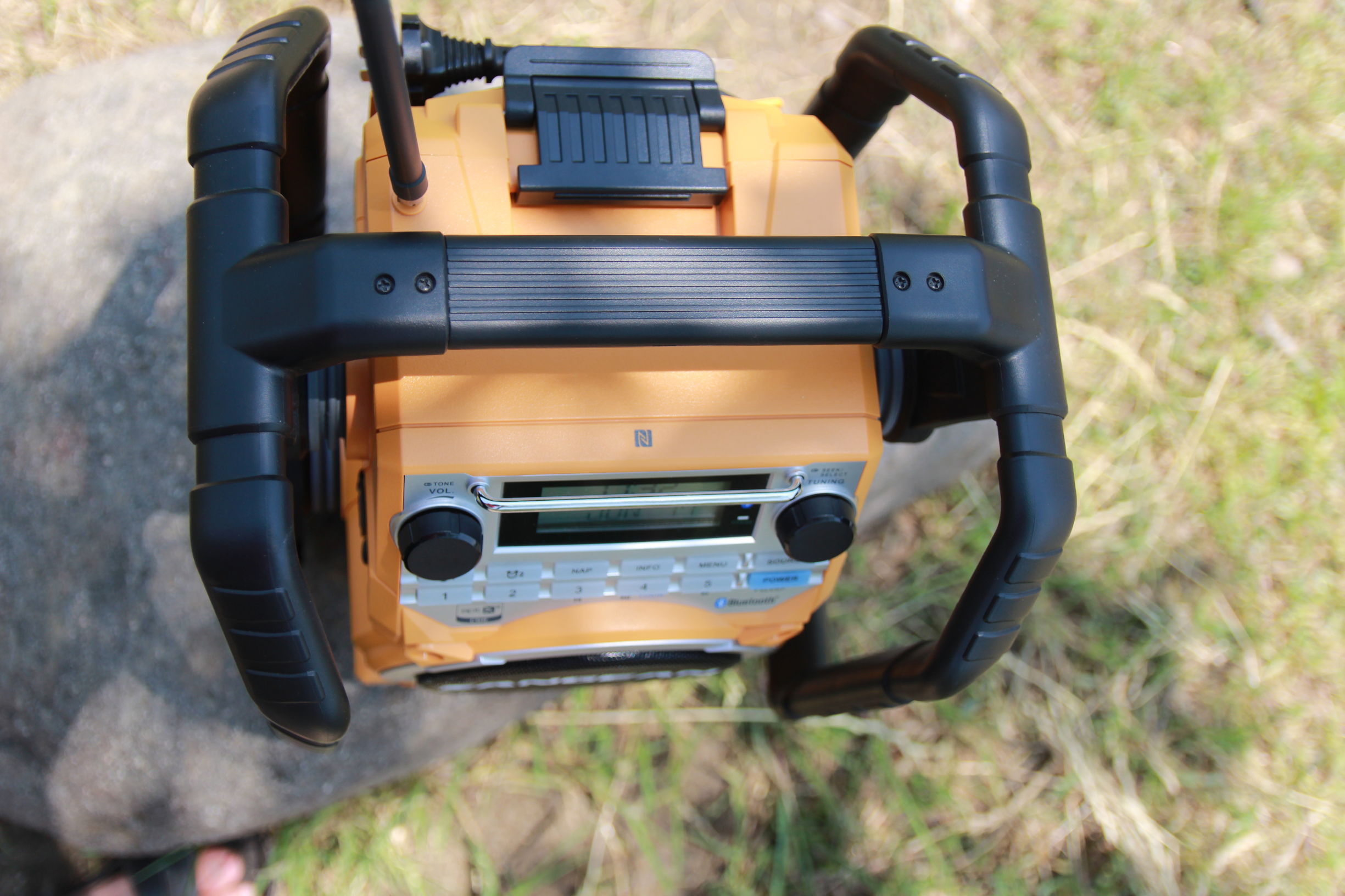 SANGEAN山进U4，被这个霸气的肌肉音响脸折服了，广场舞外放神器