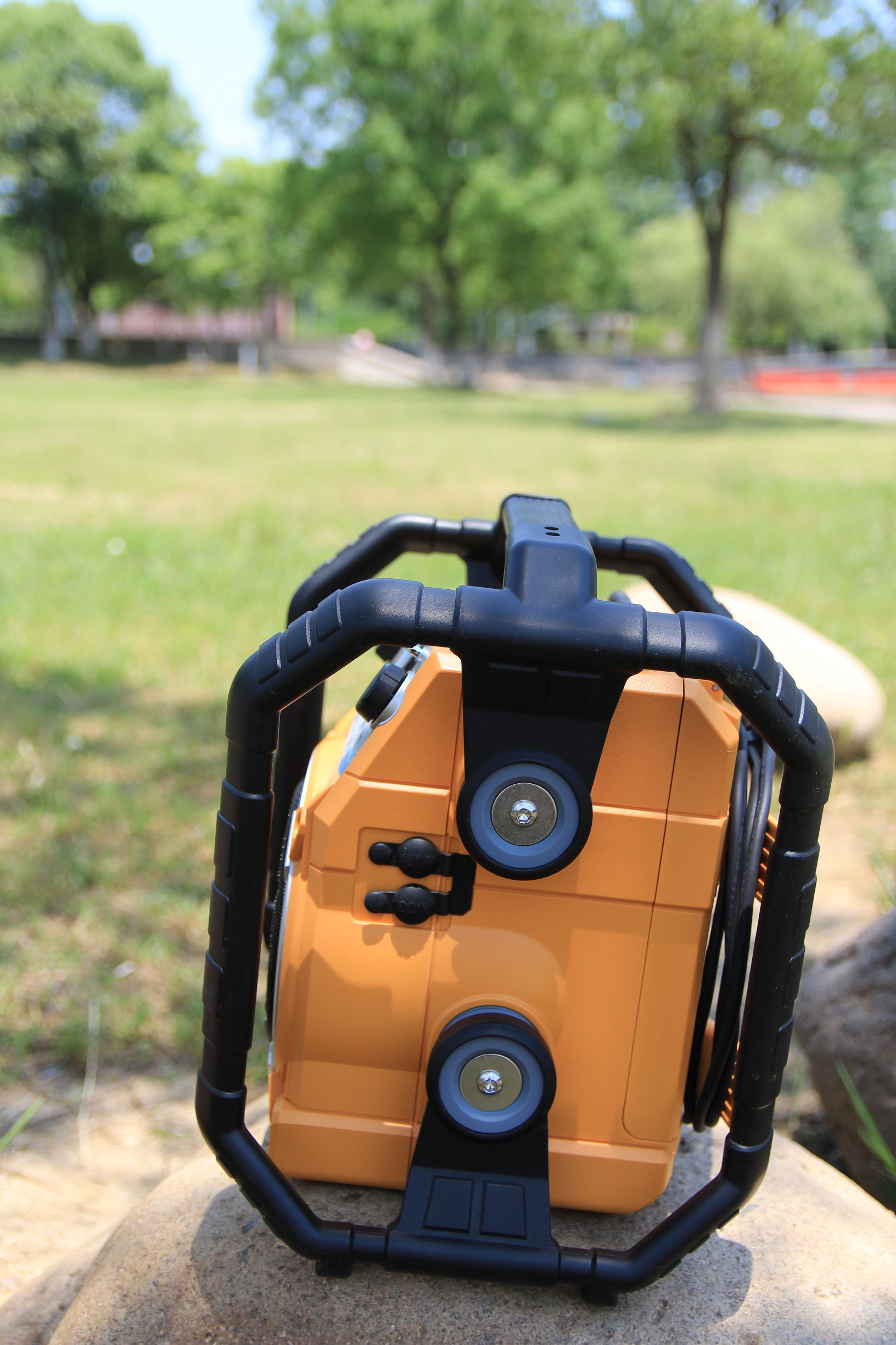 SANGEAN山进U4，被这个霸气的肌肉音响脸折服了，广场舞外放神器