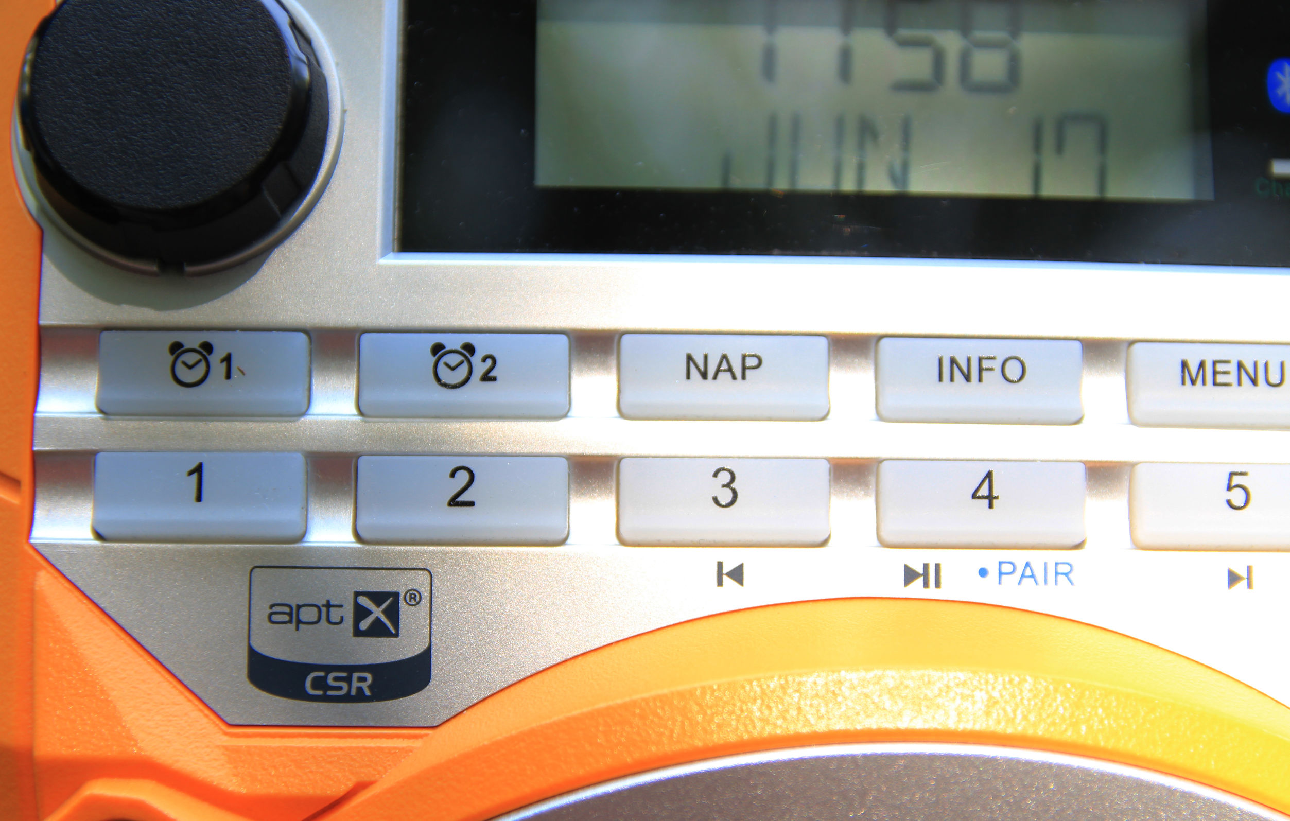 SANGEAN山进U4，被这个霸气的肌肉音响脸折服了，广场舞外放神器