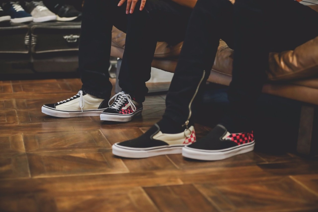 什么样的vans一看就是正品,同一款vans价钱不一样区别在哪