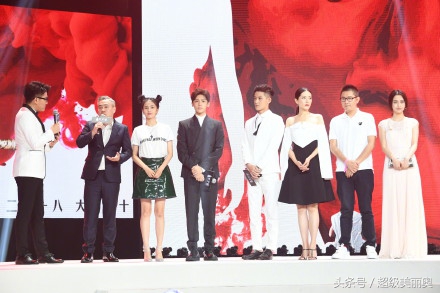 美貌气场不输范冰冰,美貌堪比范冰冰