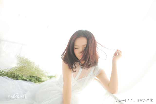 山东女医生的辞职信里写的其实是庄心妍唱过的一首歌中的歌词，不但歌好听，长得也很有范儿，进来看摄影大片