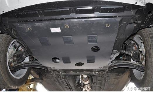 底盘装甲和发动机护板哪个有必要,汽车有底盘护板还用喷底盘装甲吗